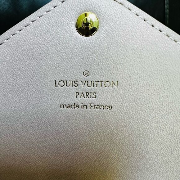 Brand New Louis Vuitton Kirigami GM with accessories - Picture 12 of 15